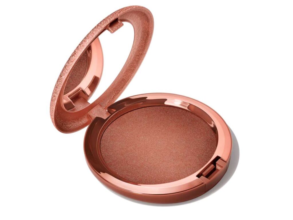 Bronzer vs Accelerator: What’s the Difference? 3 Bronzer vs Accelerator: What’s the Difference? 3