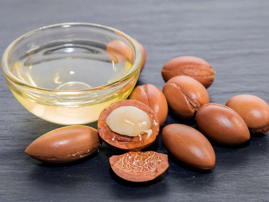 7 Different Massage Oil Types & Their Skin Benefits 6 7 Different Massage Oil Types & Their Skin Benefits 6